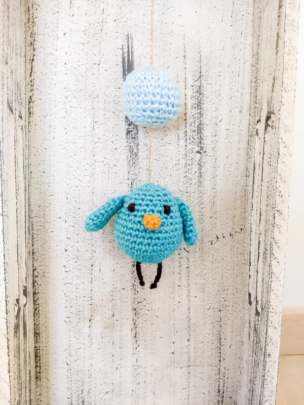 Pajarito de crochet azul turquesa