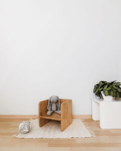 Silla de madera para niños pequeños