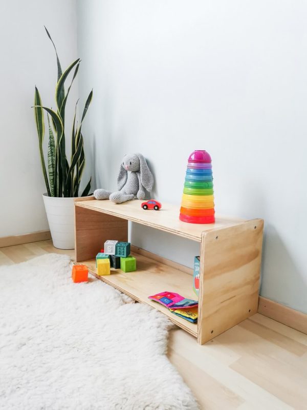 Shelf montessori madera natural con juguetespara Toddler